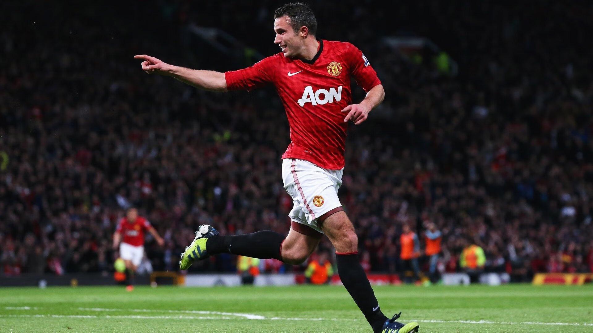 荷兰传奇直言不讳，古利特痛批齐尔克泽转会曼联为又一错误，警示年轻球员莫蹈覆辙