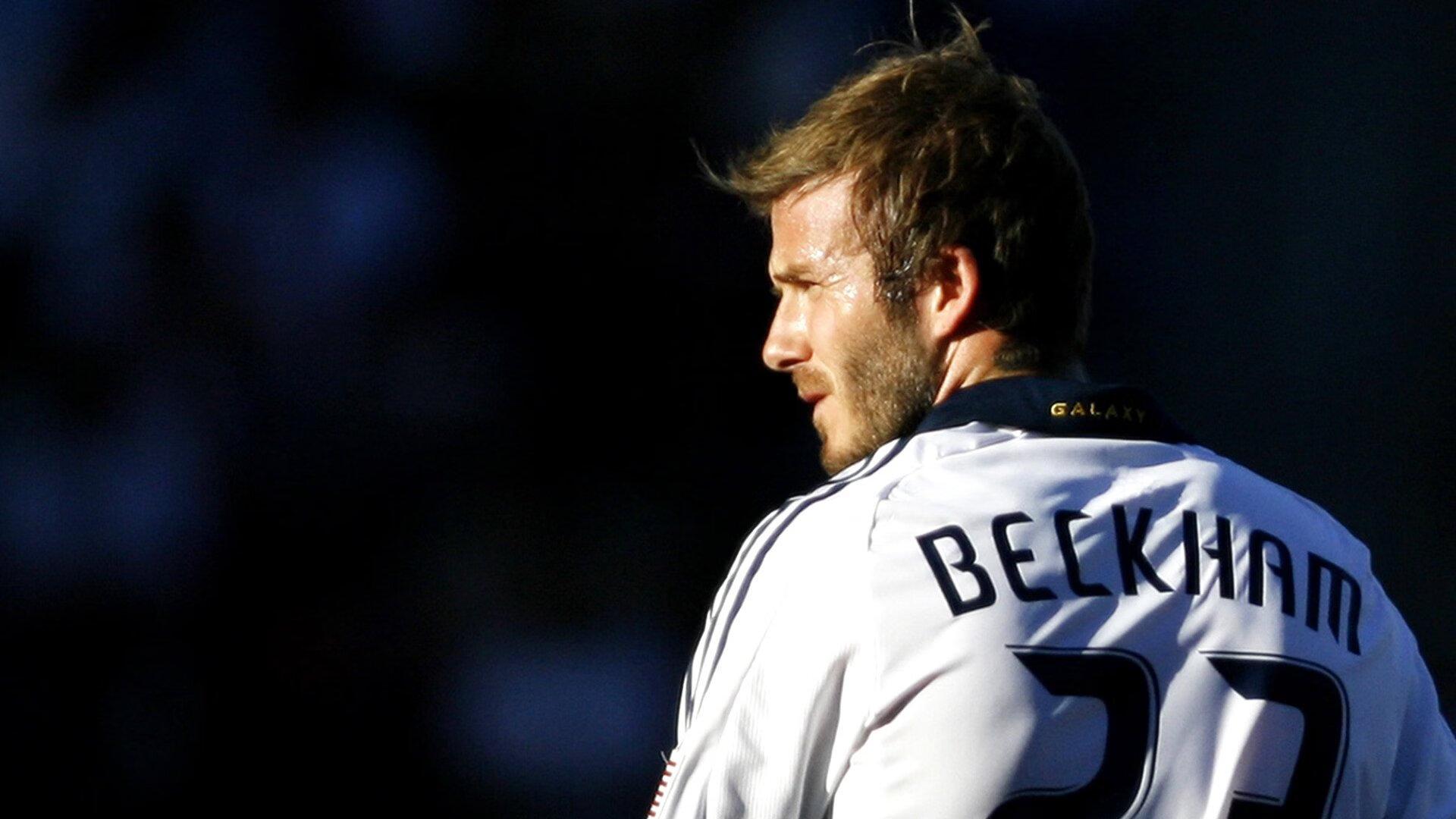 世预赛归来小丁人气爆棚 新发型引众人关注