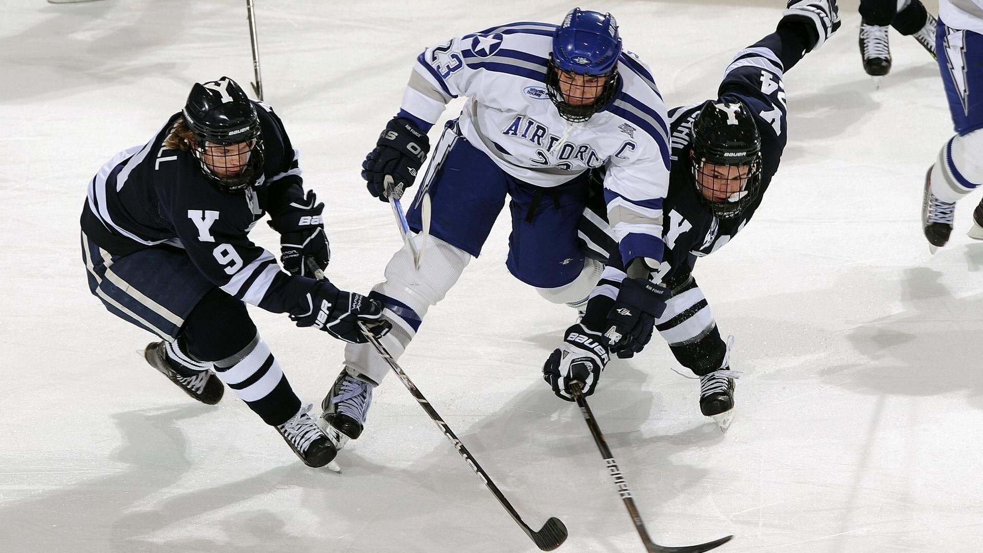 鲁尼点评锋线新星，谢什科控球技艺更胜霍伊伦，潜力无限未来可期