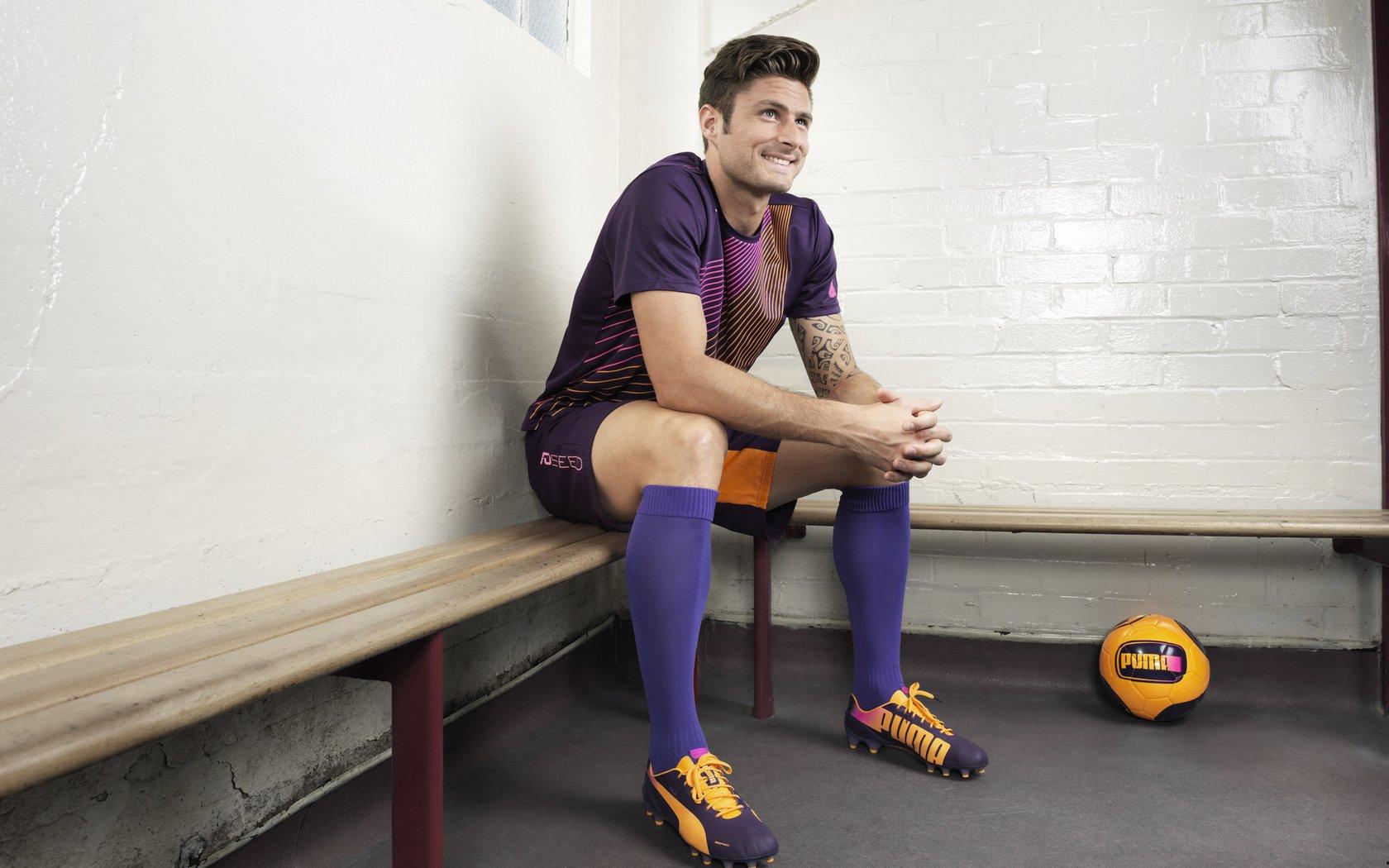 图赫尔盛赞全队表现，若规则允许，我愿换下十人